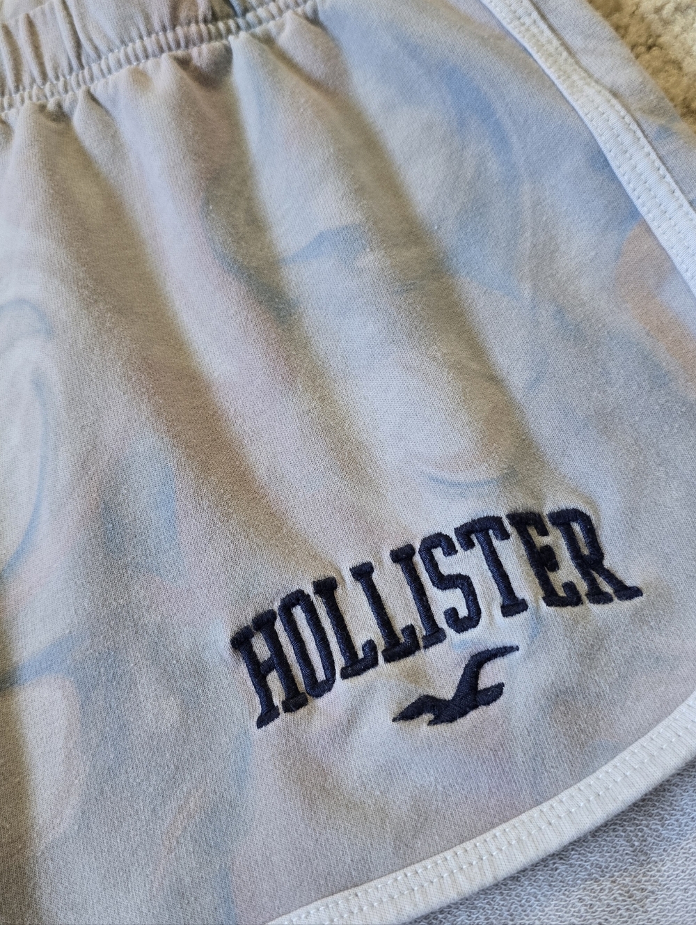 Hollister Swirl High Rise Comfy Shorts Elastic Waist Womens Size Medium - Picture 2 of 8
